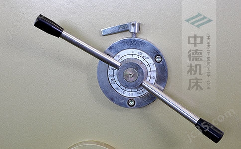 ZDS-640剪板機刀片間隙手動調節器，刻度清淅，調節省力又簡便.jpg