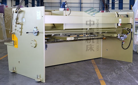ZDS-640剪板機背面展示.jpg